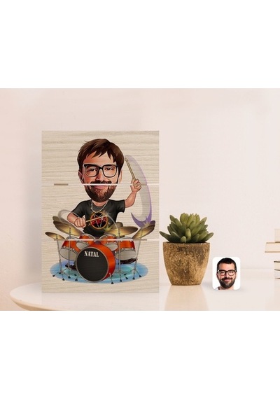 Kişiye Özel Erkek Baterist Karikatürlü Otantik Masaüstü Ahşap Pal