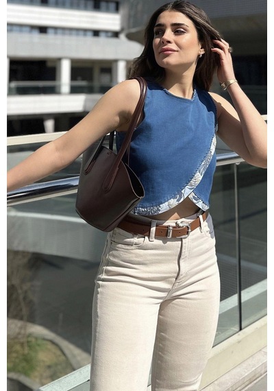 WeShaya Kadın Laci Önü Çapraz Katlı, Kolsuz, Yuvarlak Yaka, Crop Kot Bluz Lacivert