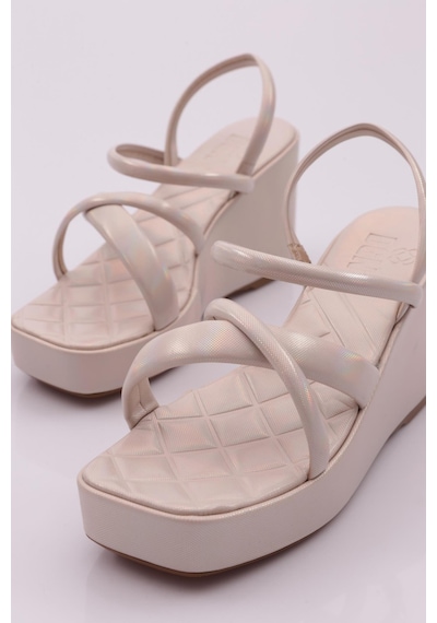 Dgn 810 Kadin Dolgu Taban Çapraz Bantli Sandalet 810-2303-R0152 Bej