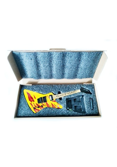 El Yapımı 1/4 Ölçek Minyatür Elektro Gitar Hamer Gonna Raise Hell