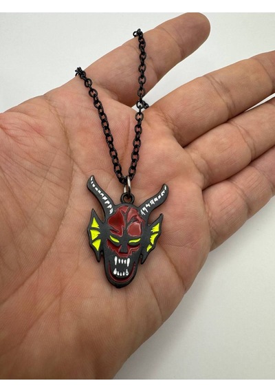 Stranger Things 4. Sezon Hellfire Club Kırmızı Renkli Unisex Kolye 60 Cm Zamak Kaplama Metal Takı Çok renkli
