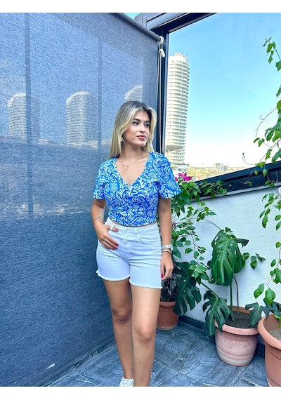 Mavi Yaprak Desenli Düğmeli Kadın Crop Bluz Mavi