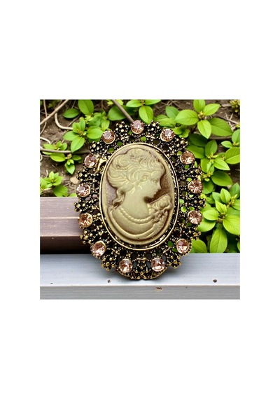 Zirkon Taşlı Altın Renk Vintage Oksideli Tasarım Cameo Kraliçe Broş Çok Renkli
