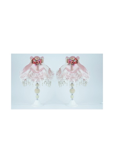 Pembe Kadife Kaplı Çiçek Dekorlu Başlık Beyaz İnci Ayaklı Klasik Prenses Model Abajur 55x25cm