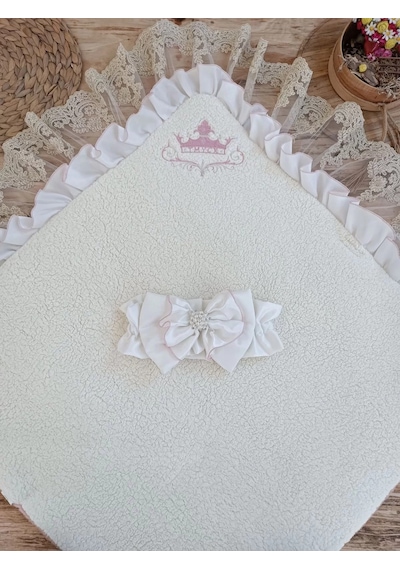 Yenidoğan Wool Yün Kumaş Taç Nakışlı Güpür Duvaklı Fiyonk Prizma Taş Unisex Kundak Bebek Battaniyesi Pembe Çok Renkli
