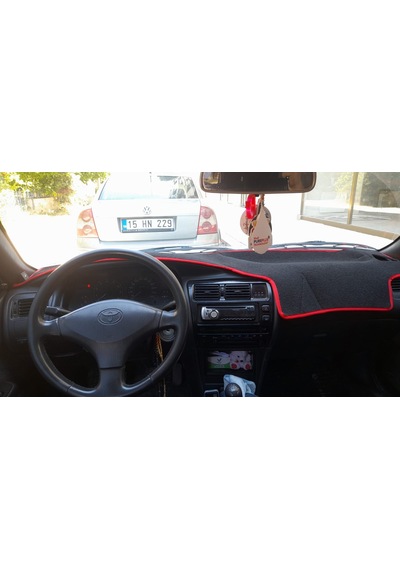 1991-1996 Modellerine Uygun Efsane Kasa Toyota Corolla Torpido Koruma Halısı Kenar Renk Kırmızı