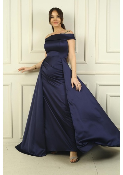 By Saygı Kadın Madonna Yaka Önü Büzgülü Astarlı Pelerinli Saten Uzun Elbise-40147 Lacivert By Saygı Kadın Madonna Yaka Önü Büzgülü Astarlı Pelerinli Saten Uzun Elbise-40147 Lacivert