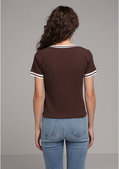 Colin's Colins Slim Fit V Yaka Düz Kadın Kahverengi Kısa Kol Tişört Cl1080062 Q1.v1 Brw Colin's Colins Slim Fit V Yaka Düz Kadın Kahverengi Kısa Kol Tişört Cl1080062 Q1.v1 Brw