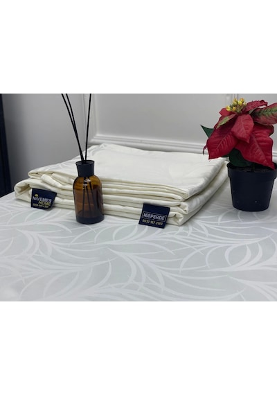 Nivemeshome 140x280 Krem Yaprak Desenli Leke Tutmaz Masa Örtüsü Çok Renkli
