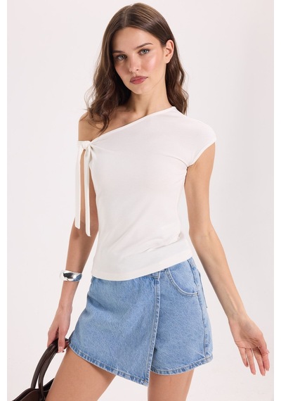 Tudors Kadın Slim Fit Dar Kesim Kısa Kollu Kayık Yaka Ekru Bluz-50540