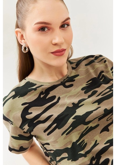 Kadın Oversize Rahat %100 Pamuklu Penye Bisiklet Yaka Kısa Kol Basic Crop T-shirt Kamuflaj