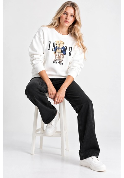 Mevese Kadın Beyaz Teddy Nakışlı Bisiklet Yaka Sweatshirt - Peluş Kabartma Nakış Detaylı Rahat Kesim Sweat-