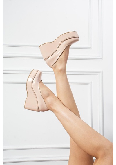 Zenneshoes Helena Dolgu Topuklu Kadın Ayakkabı Bej Rugan