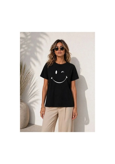 Butik İstanbul Minimal Gülümseyen Yüz Baskılı Tişört Kısa Kol Yazlık T-shirt - Siyah Butik İstanbul Minimal Gülümseyen Yüz Baskılı Tişört Kısa Kol Yazlık T-shirt - Siyah