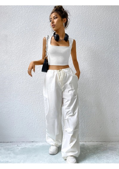 Angbutik Kadın Beyaz Kare Yaka Kalınlaşan Omuz Detaylı Crop Top Bluz