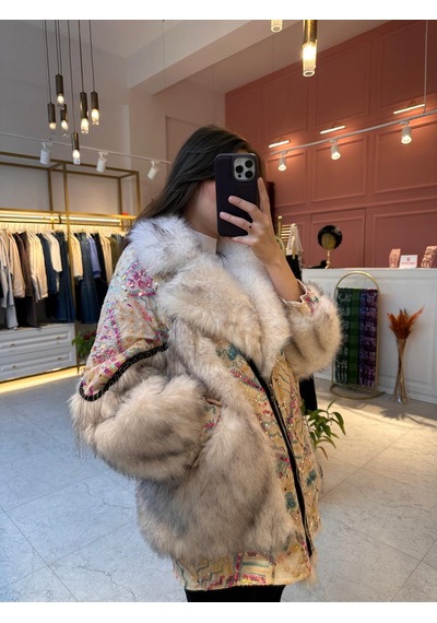 Jasminurgancy İtalyan Renkli Detaylı Pul Payetli Özel Tasarım Standart Beden Kürk Çok Renkli Jasminurgancy İtalyan Renkli Detaylı Pul Payetli Özel Tasarım Standart Beden Kürk Çok Renkli