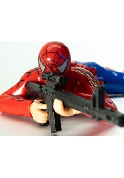 Örümcek Adam Pilli Yerde Sürünen Spiderman Sürünen Pilli Silahlı Asker