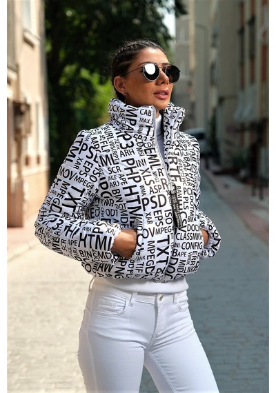 Keyifli Moda Kadın Beyaz Siyah Yazılı Dik Yaka Kısa Şişme Mont