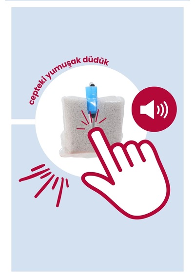 Düdüklü Cepli Sıvama Mama Önlüğü - Smiling Dino Mavi Bebek Önlüğü Açık Mavi