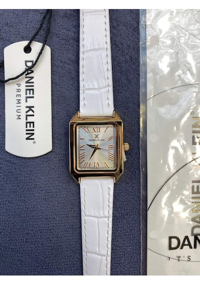 Dkf.2315a Yeni Trend Rose Gold Renk Kasa Beyaz Deri Kayışlı Köşeli Kadın Kol Saati Altın