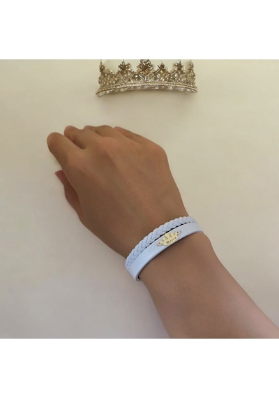 Archin Merve İsmine Özel Taç Motifli 14 Ayar Altın Plakalı Hakiki Beyaz Derili Hediye Bileklik-645isim Merve Archin Merve İsmine Özel Taç Motifli 14 Ayar Altın Plakalı Hakiki Beyaz Derili Hediye Bileklik-645isim Merve