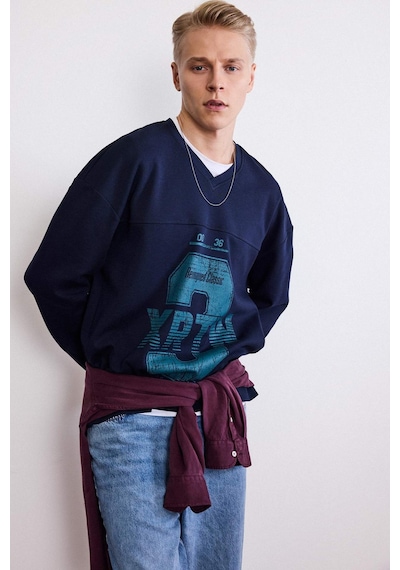 Defacto Boxy Fit V Yaka Baskılı Sweatshirt G6473ax25wnnv253 Lacivert-nv253