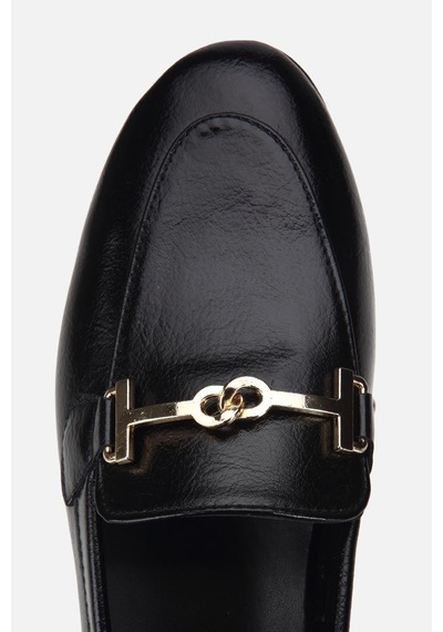 Yaya Kadın Siyah Rugan Gold Tokalı Loafer