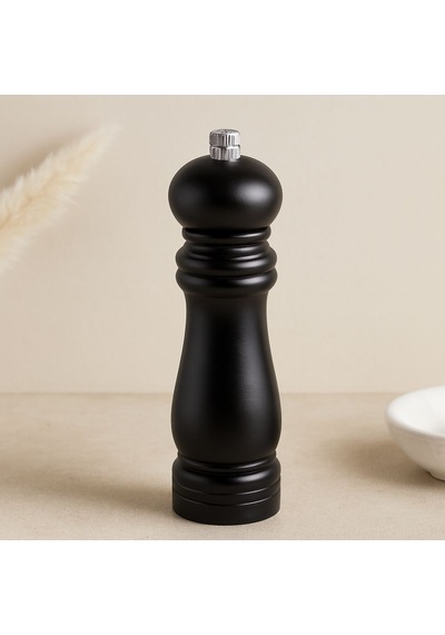 Küçük Siyah Ahşap Tuz Ve Baharat Öğütücü Çap 4.5 Cm, 15.5 Cm