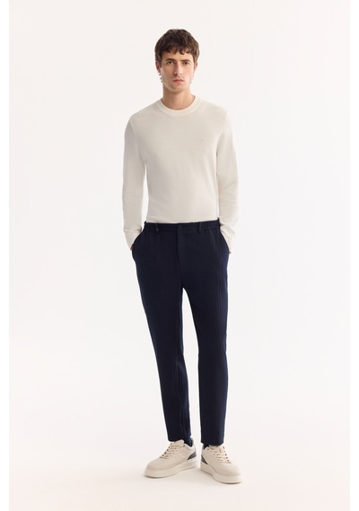 Avva Erkek Lacivert Yanı Lastikli Bi-stretch Hafif Çizgili Slim Fit Pantolon A52y3204 Avva Erkek Lacivert Yanı Lastikli Bi-stretch Hafif Çizgili Slim Fit Pantolon A52y3204