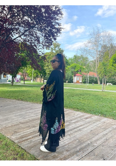 Siyah Renkli Etnik Desenli Kaftan Kimono Salaş Yazlık Plaj Ve Günlük Kullanım Siyah Turuncu Siyah Renkli Etnik Desenli Kaftan Kimono Salaş Yazlık Plaj Ve Günlük Kullanım Siyah Turuncu