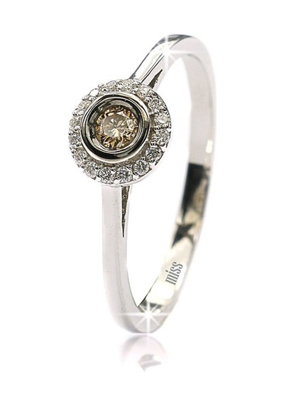 0,15 Karat Brown Pırlantalı Tektaş Yüzük