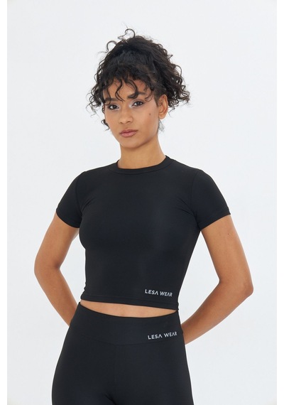 Lesa Wear Soft Touch Bedene Oturan Spor Crop T-shirt Short Fitted Siyah