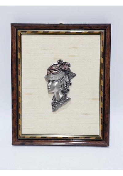 Les Etains Du Velay Şapkalı Kadın Adlı Zın Çerçeve 27x22x2cm