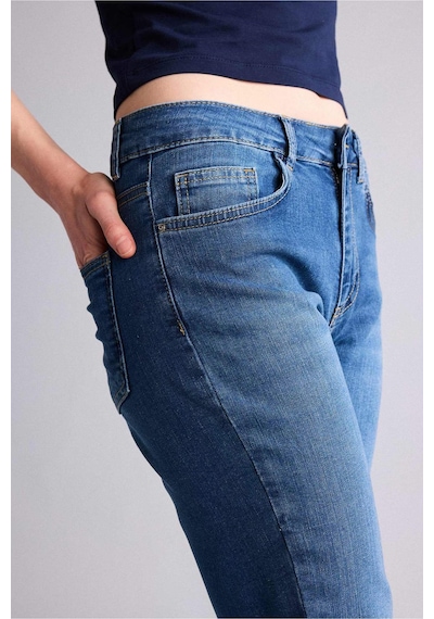 Defacto Yüksek Bel Cepli Katlamalı Paça Jean Kapri H6237ax26smnm85 İndigo-nm85 Defacto Yüksek Bel Cepli Katlamalı Paça Jean Kapri H6237ax26smnm85 İndigo-nm85