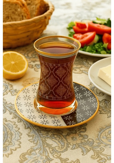 12'li Altın Yaldızlı İnce Belli Cam Çay Bardağı Ve Desenli Çay Tabağı Çok Renkli