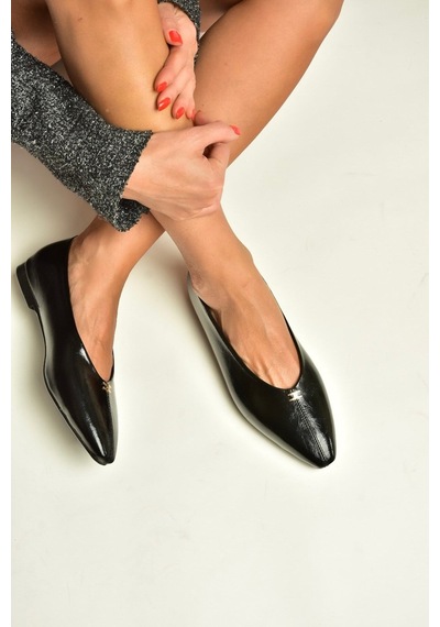 Fox Shoes Z820402060 Siyah Rustik V-kesim Küt Burun Kadın Babet