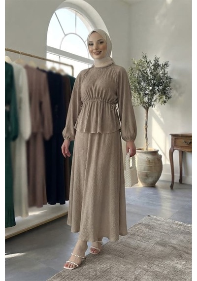 Maşuka Bürümcük Kumaş Bel Büzgülü Peplum Üst Ve Maksi Etekli Şık Ve Rahat Tesettür İkili Takım Bej / Vizon Bej / Vizon Maşuka Bürümcük Kumaş Bel Büzgülü Peplum Üst Ve Maksi Etekli Şık Ve Rahat Tesettür İkili Takım Bej / Vizon Bej / Vizon