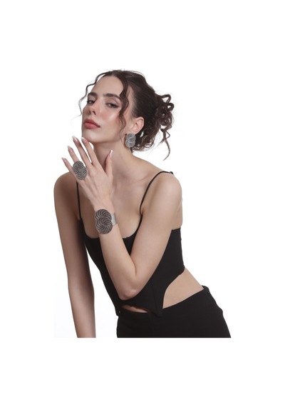 Kadın Antik Gümüş Kaplama Spiral Baskılı Tasarım Küpe &yüzük &bilekik Set Gümüş