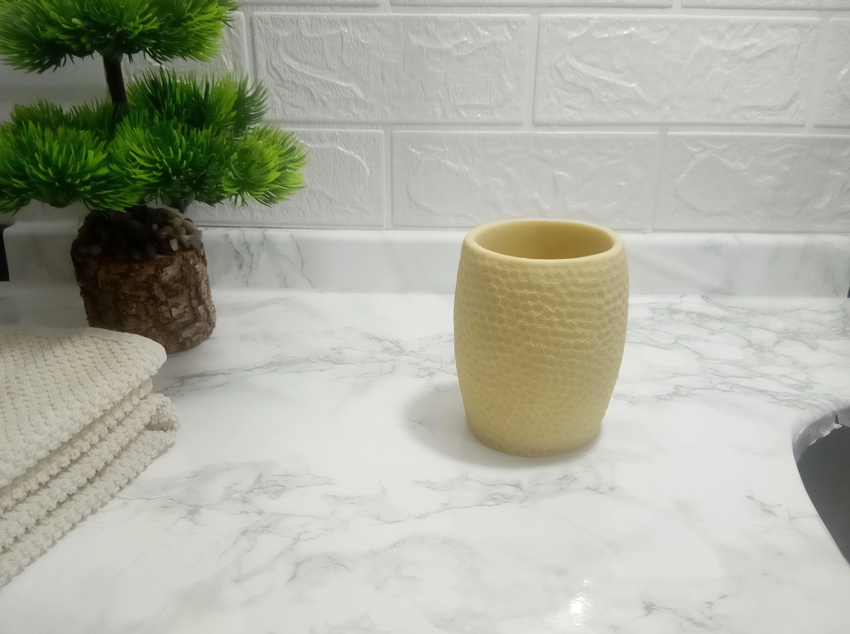 2 Adet Diş Fırçalık,macunluk Sarı Petek Desenli Poliresin 8x8x10cm 400ml Banyo Seti Çok Renkli