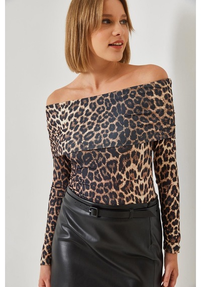 Shade Kadın Madonna Yaka Bluz 378 60351261 - Leopar