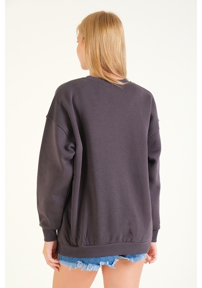 Giyim Dünyası Kadın Kalp Nakışlı 3 İp Şardonlu Oversize Sweatshirt Füme 001