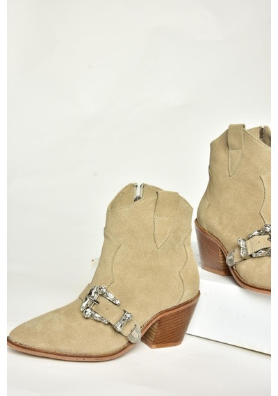 Fox Shoes T380395002 Bej Süet Taş Detaylı Kadın Bot Bej-süet Bej