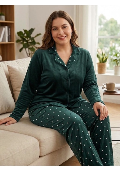 Büyük Beden Boydan Düğmeli Likralı Yumuşak Tuşeli Kadife Kumaş Pijama Takımı Yeşil