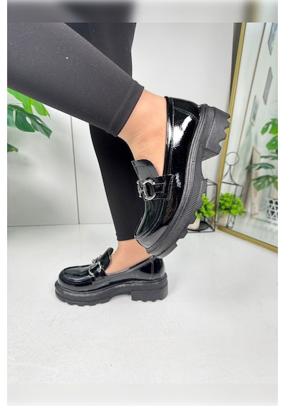 Günlük Kadın Loafer V Tokalı Kalın Topuklu Tırtıklı Tabanlı Oval Burunlu Makosen Ayakkabı 7455 - 7453 7453-siyahrugan Günlük Kadın Loafer V Tokalı Kalın Topuklu Tırtıklı Tabanlı Oval Burunlu Makosen Ayakkabı 7455 - 7453 7453-siyahrugan