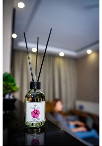 Vivaldi Home Amber Çiçeği Çubuklu Oda Kokusu Esansiyel Uçucu Yağ 100 ML