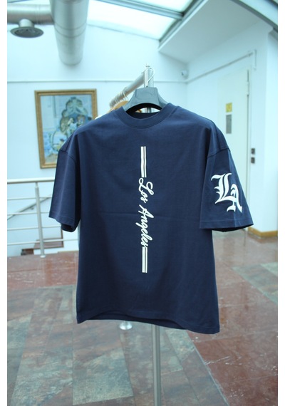 Wild Wood Garment Wild Wood "la Street" Dikey Baskılı Ve Kol Nakışlı Premium Oversize T-shirt Lacivert Wild Wood Garment Wild Wood "la Street" Dikey Baskılı Ve Kol Nakışlı Premium Oversize T-shirt Lacivert