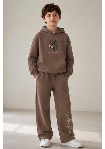 Riccotarz Erkek Çocuk Önü Ve Arkası Kurt Çizim Baskılı Kapüşonlu Sweatshirt Kahverengi Eşofman Takım Riccotarz Erkek Çocuk Önü Ve Arkası Kurt Çizim Baskılı Kapüşonlu Sweatshirt Kahverengi Eşofman Takım