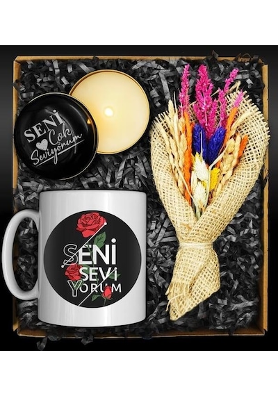Sevgililere Özel Tasarımlı Kupa & Özel Tasarım Mum & Bahar Coşkusu Çiçek Demeti Hediye Seti