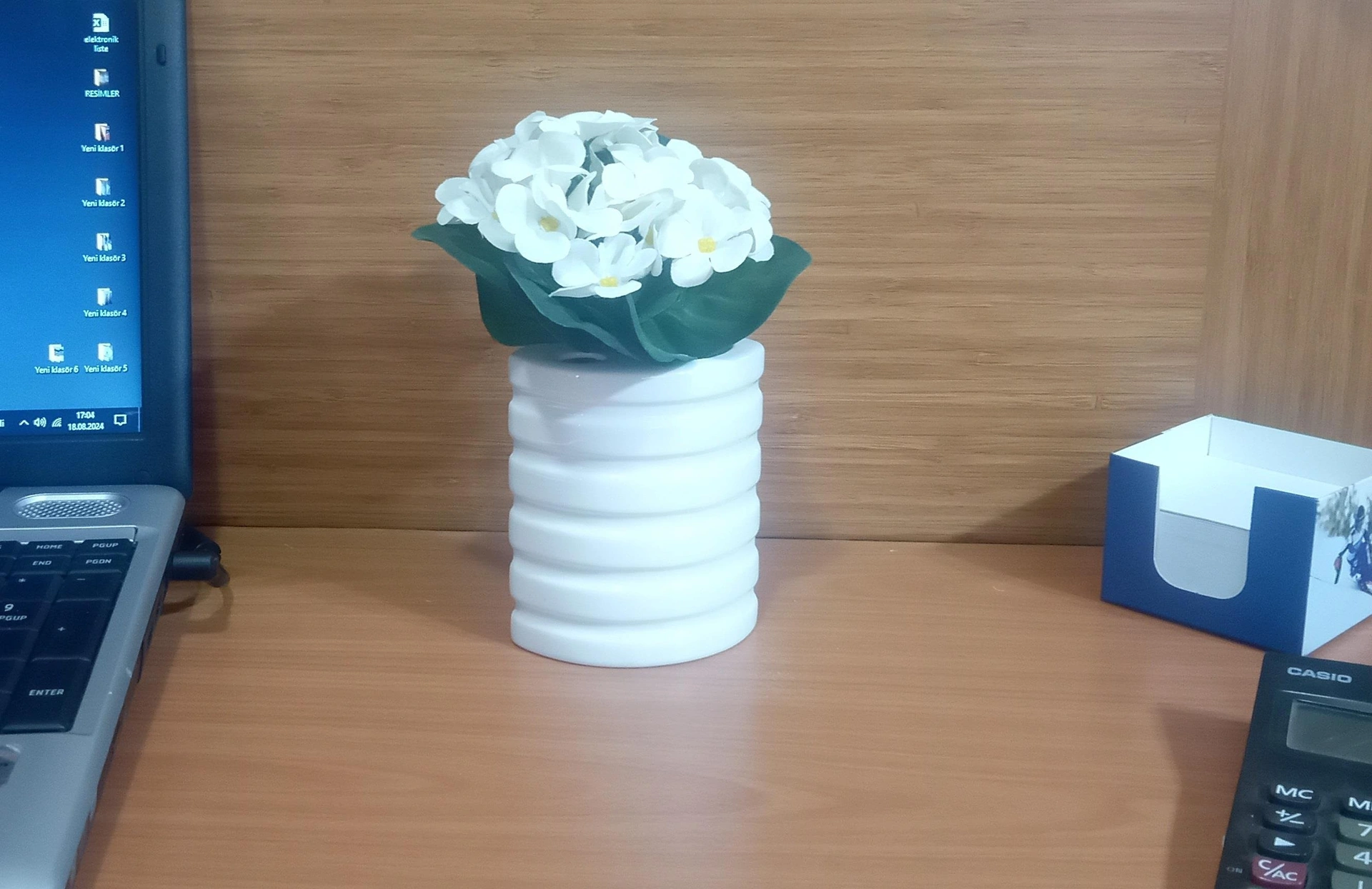 2 Adet Vazo Dahil,vazoda Çiçek,beyaz Yapay Çiçek,vazo Dekoratif Oval Çizgili 9x6x16cm Çok Renkli