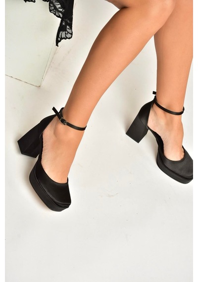 Fox Shoes Y246043004 Siyah Kumaş Kalın Platform Topuklu Abiye Ayakkabı Siyah